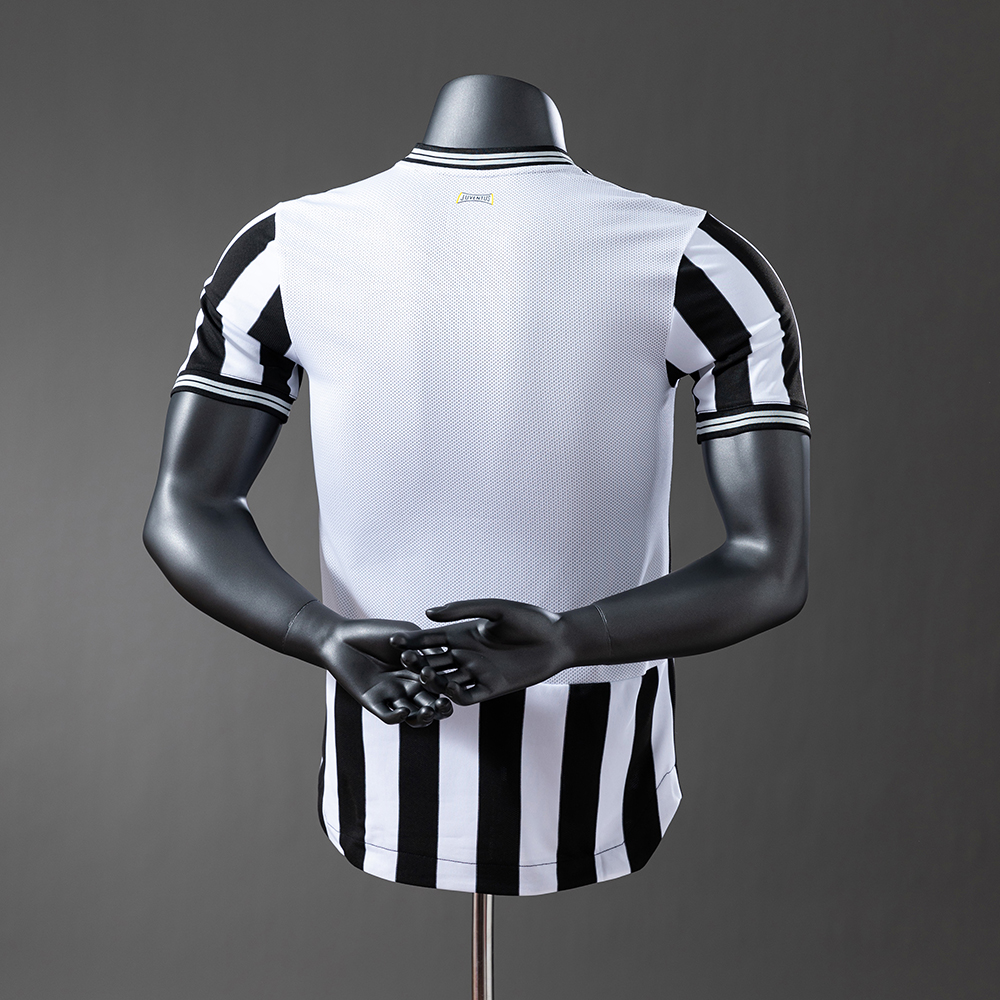Juventus 24/25 Retro Special Edition Player Version Jersey Foto 2