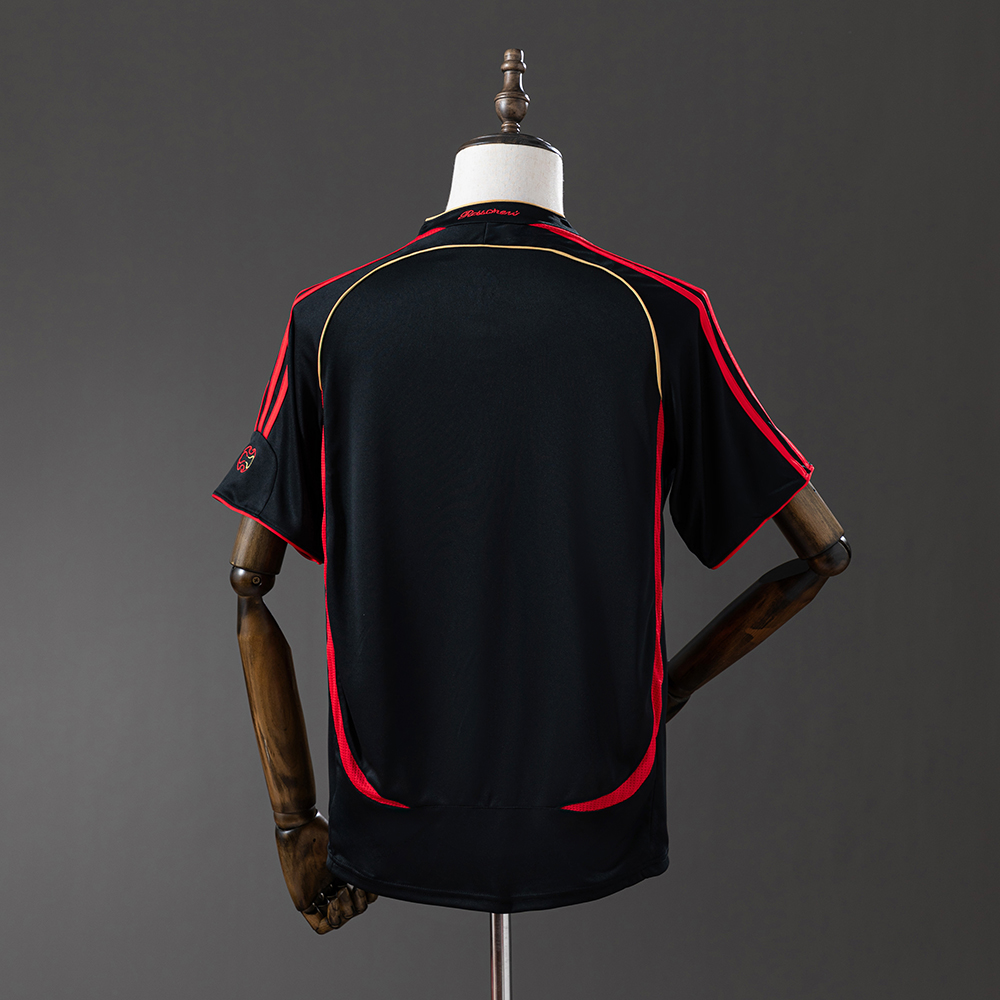AC Milan 06/07 Third Away Retro Jersey Foto 2