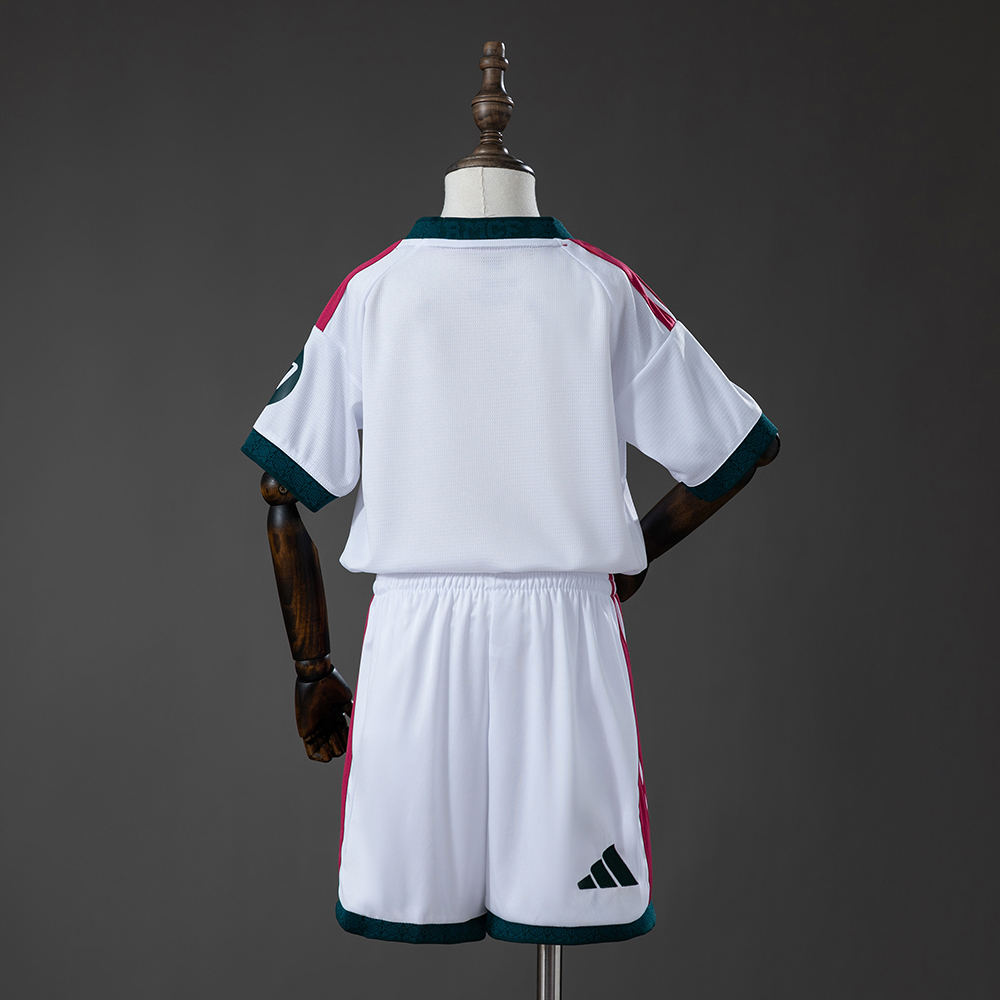 Real Madrid 26/27 Home Kids Kit Jersey Foto 2
