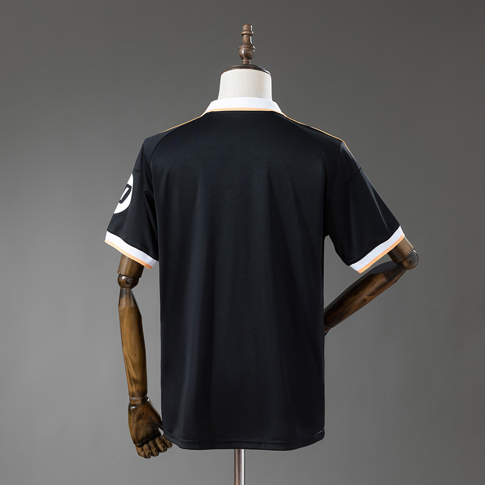Real Madrid 26/27 Concept Edition - Black Jersey Foto 2