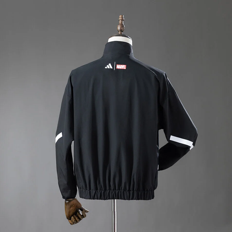 Real Madrid 25/26 Marvel Comics Pre-Match Windbreaker Foto 2