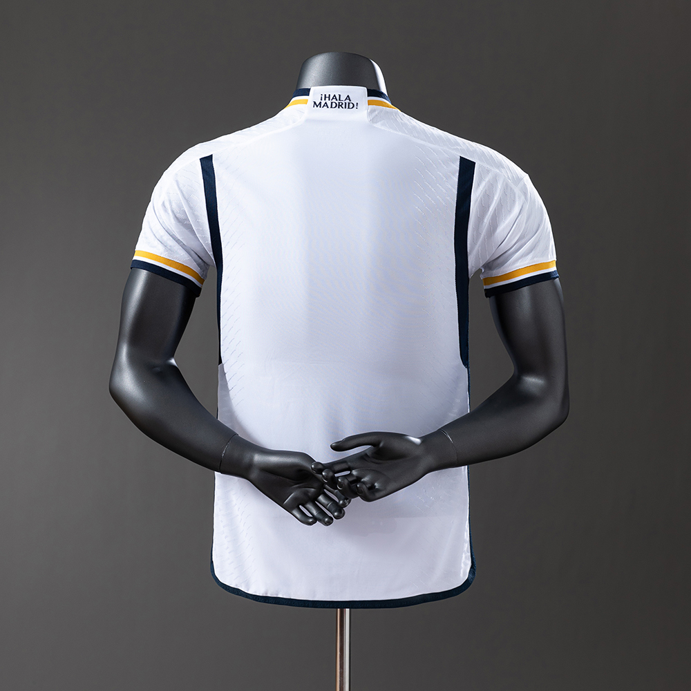 Real Madrid 23/24 Home Player Version Jersey Foto 2