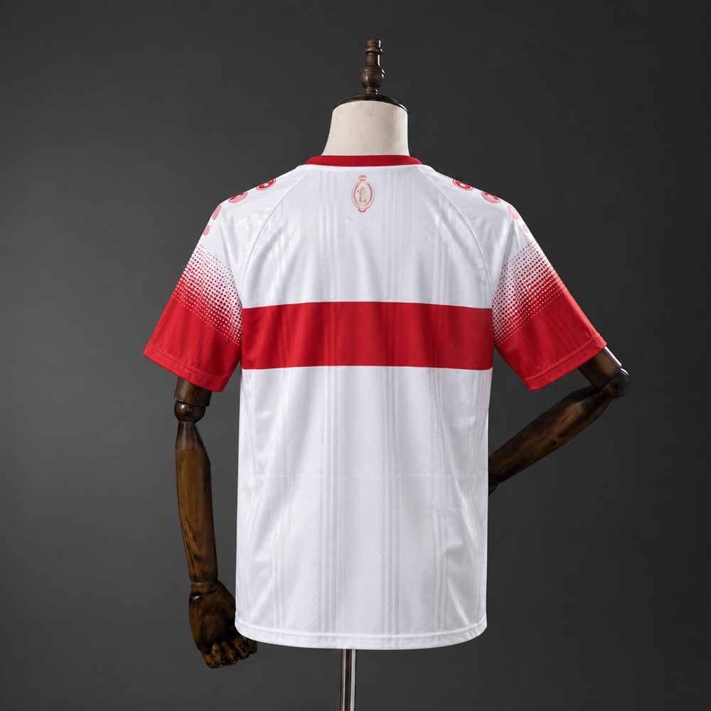 VfB Stuttgart 26/27 Home Jersey Foto 2