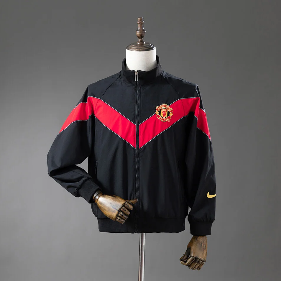 Manchester United 06/07 Retro Windbreaker Black