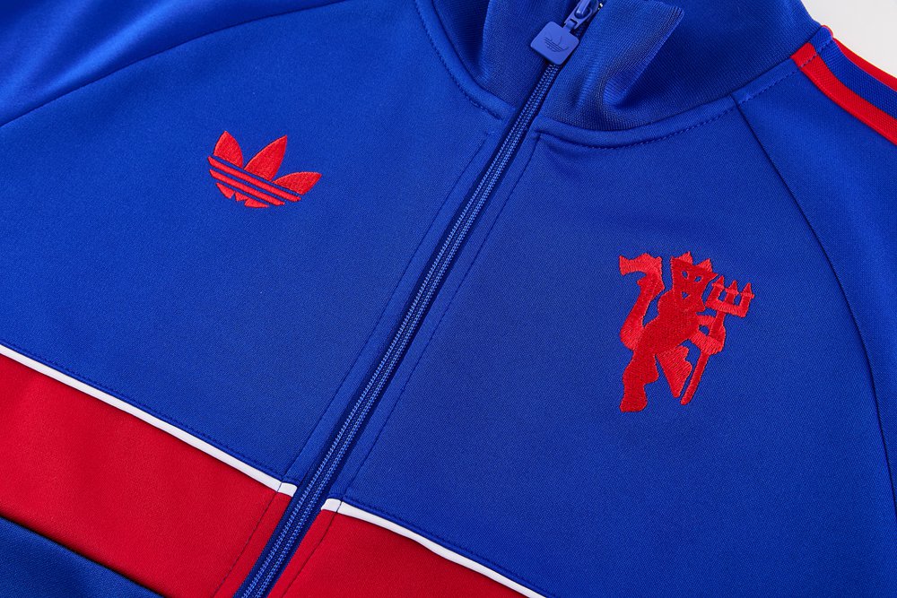 Manchester United 26/27 Royal Blue Red White Jacket Kit Foto 2