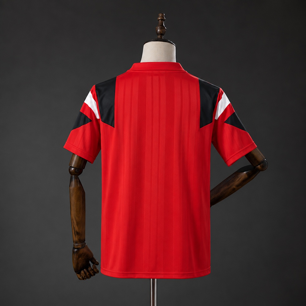 Manchester United 26/27 EQT Red Retro Jersey Foto 2