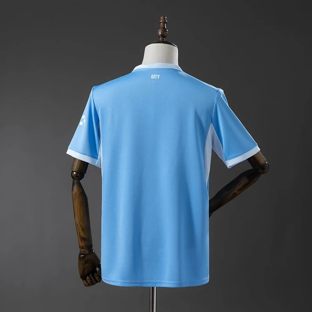 Manchester City 26/27 Home Jersey Foto 2