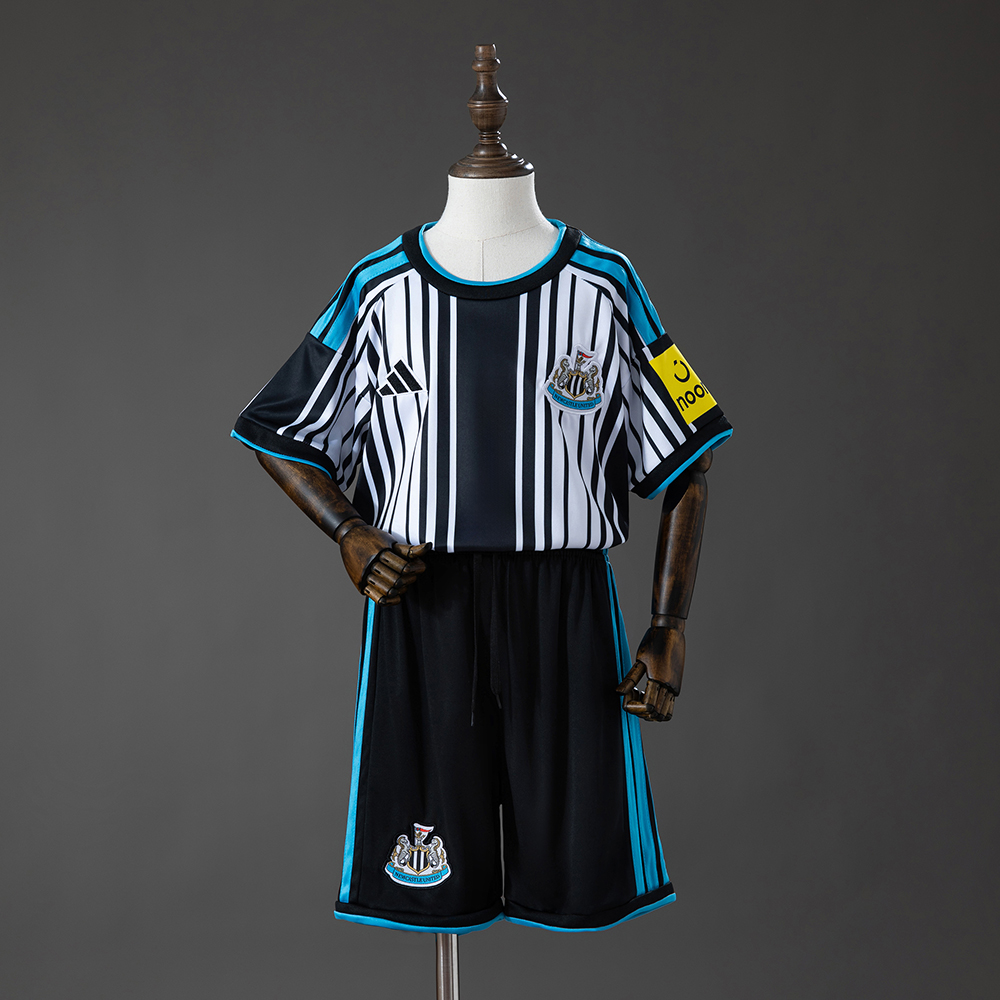 Newcastle United 26/27 Home Kids kit
