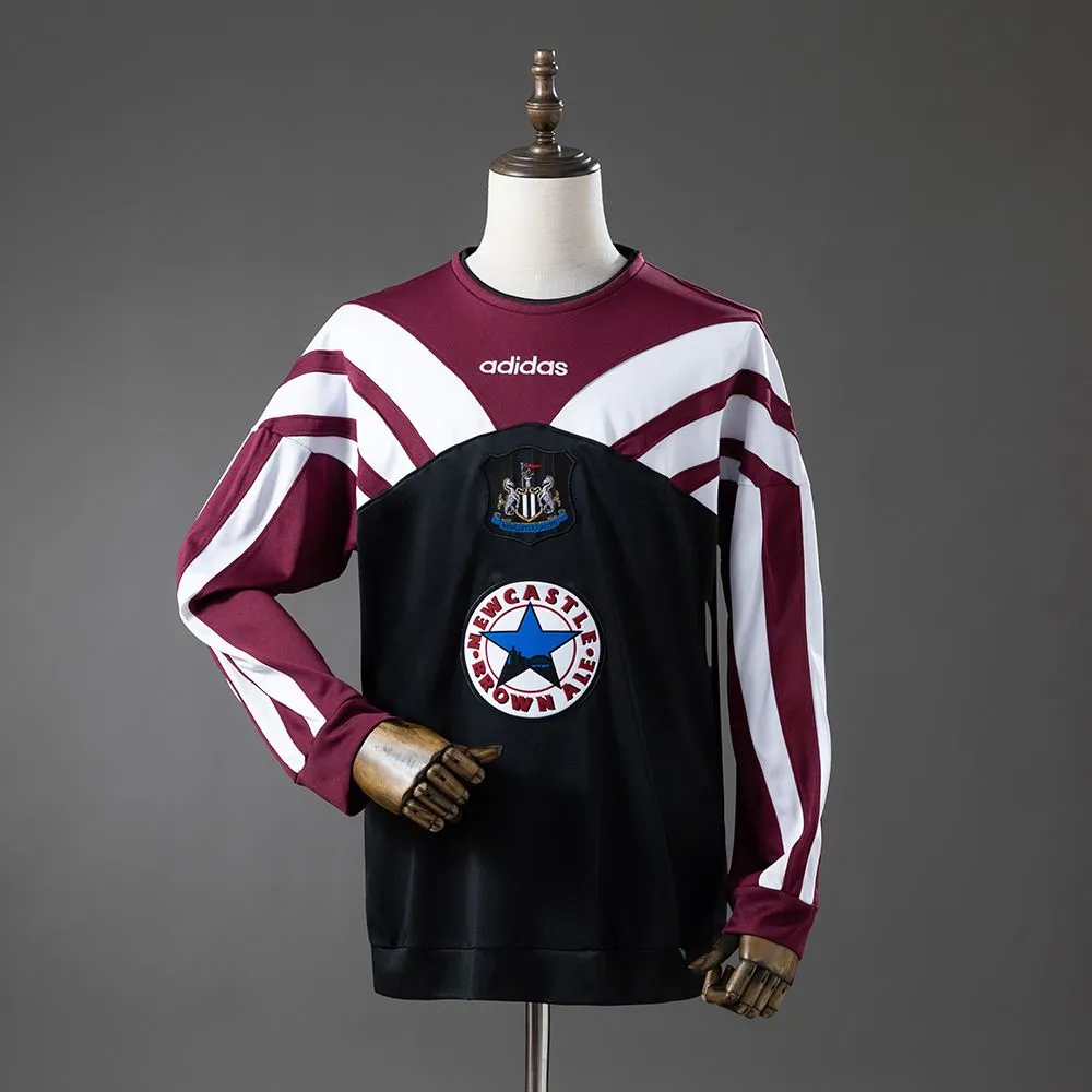 Newcastle United 95/96 Training Retro Long Sleeve Jersey